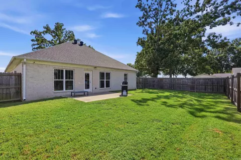 Exterior - 1400 Siebenmorgen Rd, Conway, AR 72032 photo 7 of 11
