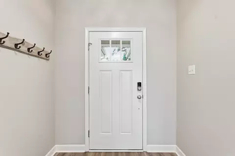 Entry Way - 1400 Siebenmorgen Rd, Conway, AR 72032 photo 2 of 8