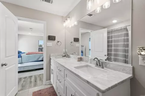 Bath - 1400 Siebenmorgen Rd, Conway, AR 72032 photo 4 of 5