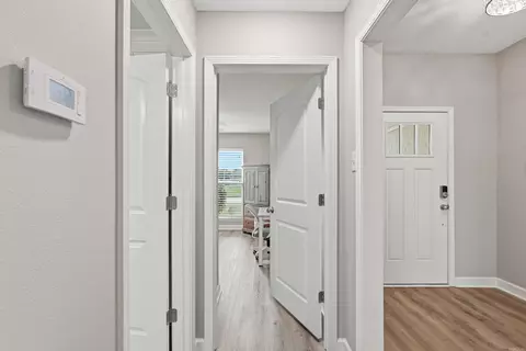 Entry Way - 1400 Siebenmorgen Rd, Conway, AR 72032 photo 5 of 8