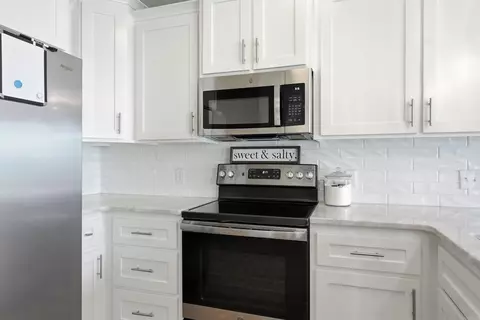 Kitchen - 1400 Siebenmorgen Rd, Conway, AR 72032 photo 2 of 4