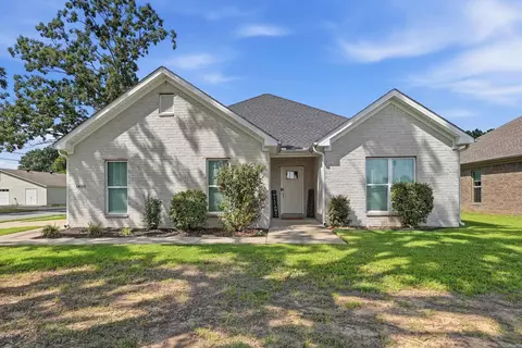 Exterior - 1400 Siebenmorgen Rd, Conway, AR 72032 photo 2 of 11