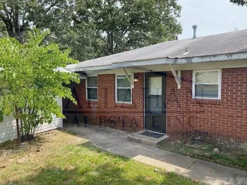 114 W 116 W I Ave, North Little Rock, AR 72116