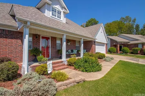 Exterior - 700 Bridgewater Dr, Benton, AR 72019 photo 3 of 10