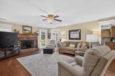 Living - 700 Bridgewater Dr, Benton, AR 72019 photo 1 of 1