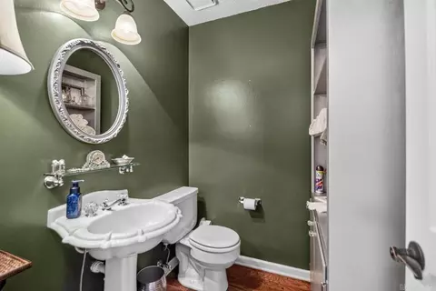 Bath - 700 Bridgewater Dr, Benton, AR 72019 photo 3 of 5