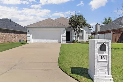 16 Dauphine Pl, Maumelle, AR 72113