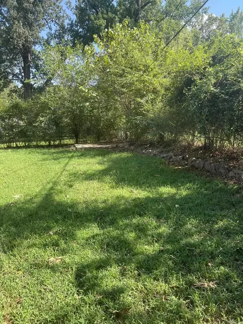 Exterior - 912 Edgehill Dr, Benton, AR 72015 photo 5 of 5