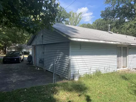Exterior - 912 Edgehill Dr, Benton, AR 72015 photo 3 of 5