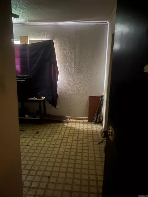 Bedroom - 912 Edgehill Dr, Benton, AR 72015 photo 2 of 4