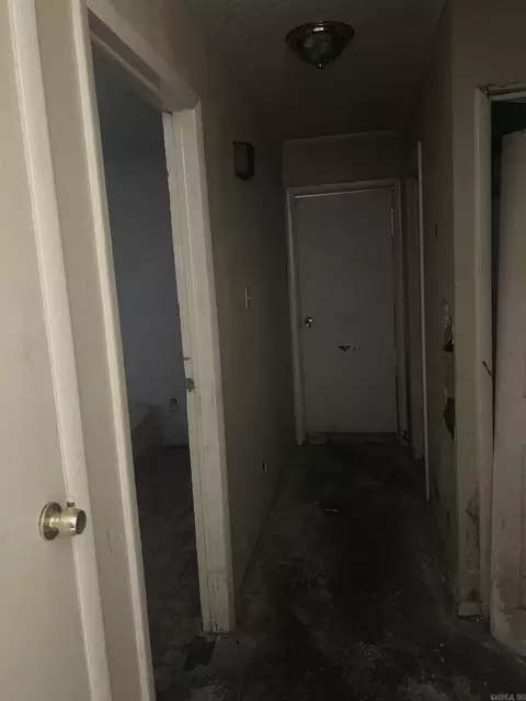 Entry Way - 912 Edgehill Dr, Benton, AR 72015 photo 1 of 1