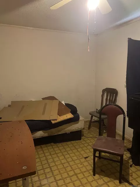 Bedroom - 912 Edgehill Dr, Benton, AR 72015 photo 1 of 4