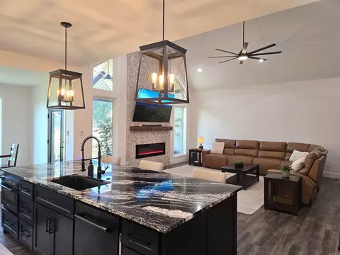 Kitchen - 39 Republican Loop, Greenbrier, AR 72058 photo 1 of 6