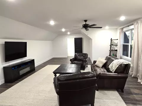 Living - 39 Republican Loop, Greenbrier, AR 72058 photo 4 of 4