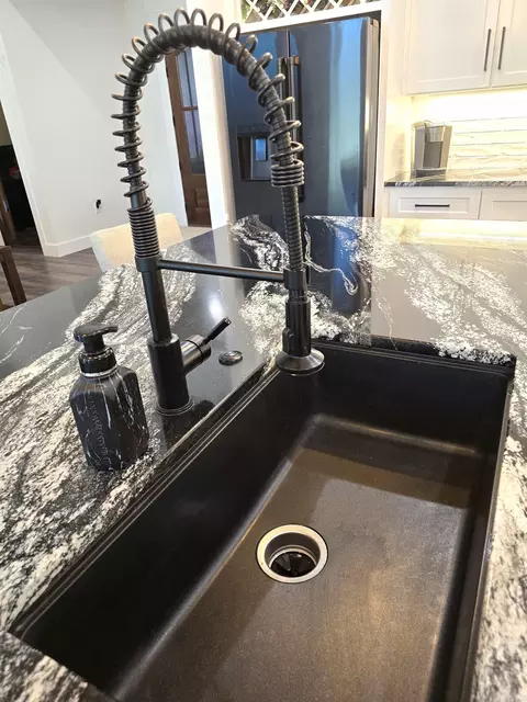Kitchen - 39 Republican Loop, Greenbrier, AR 72058 photo 6 of 6