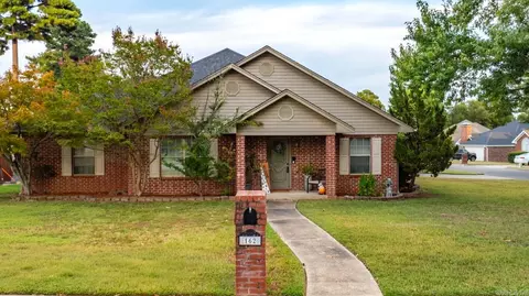 162 Lily Dr, Maumelle, AR 72113