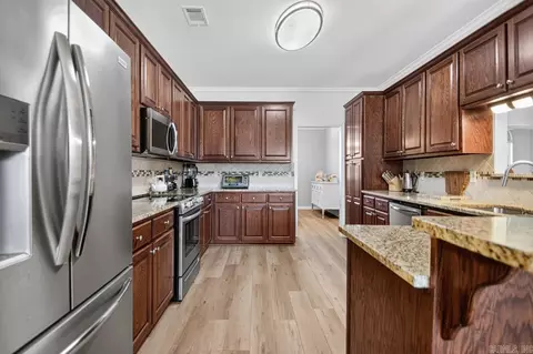 Kitchen - 2212 Defoe Cir, Bryant, AR 72022 photo 3 of 4