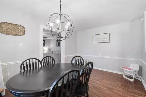 Dining - 534 Main St, Clinton, AR 72031 photo 2 of 2