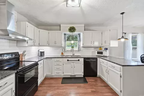 Kitchen - 534 Main St, Clinton, AR 72031 photo 5 of 7