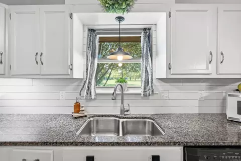Kitchen - 534 Main St, Clinton, AR 72031 photo 3 of 7