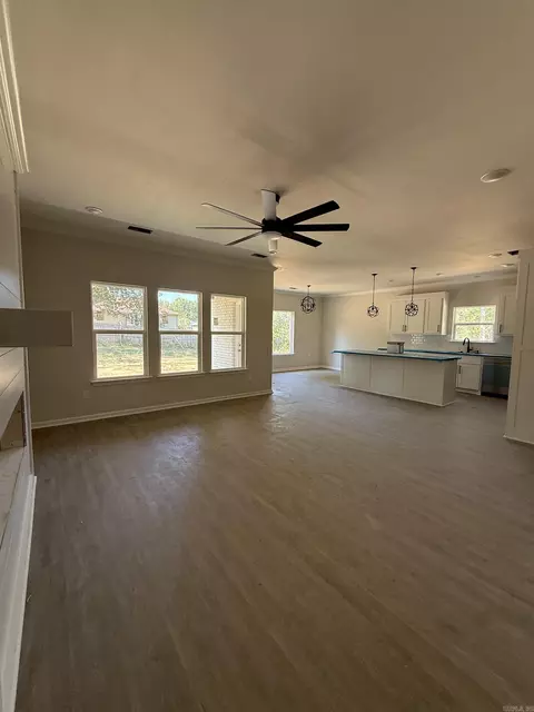 Living - 531 Madeleine Cir, Austin, AR 72007 photo 1 of 2
