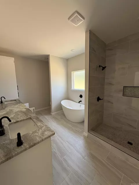 Bath - 531 Madeleine Cir, Austin, AR 72007 photo 1 of 4