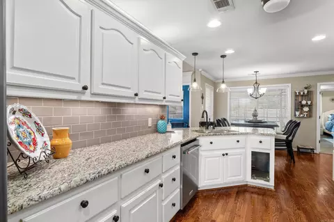 Kitchen - 5110 Wall St, Benton, AR 72015 photo 3 of 3