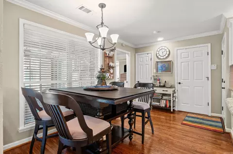 Dining - 5110 Wall St, Benton, AR 72015 photo 1 of 2