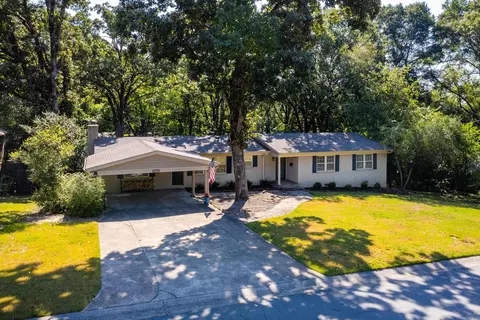 223 Beckwood Dr, Little Rock, AR 72205