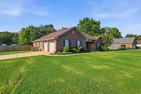 Exterior - 1505 Pinefield Dr, Conway, AR 72034 photo 5 of 6