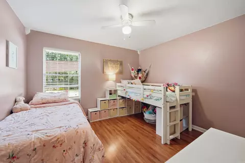 Bedroom - 1505 Pinefield Dr, Conway, AR 72034 photo 3 of 4