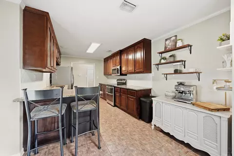 Kitchen - 1505 Pinefield Dr, Conway, AR 72034 photo 4 of 4