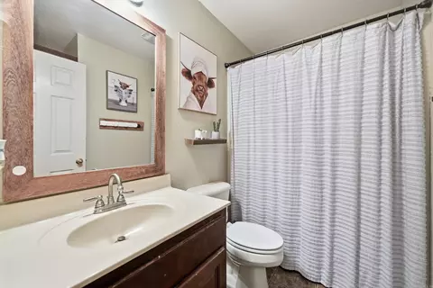 Bath - 1505 Pinefield Dr, Conway, AR 72034 photo 4 of 4