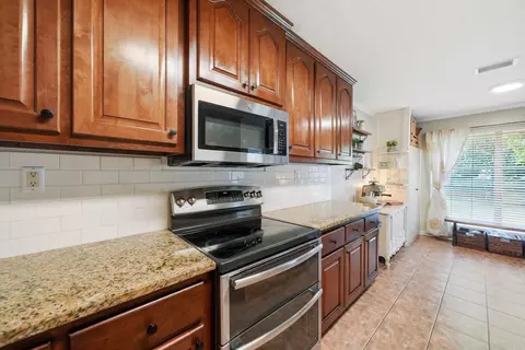 Kitchen - 1505 Pinefield Dr, Conway, AR 72034 photo 2 of 4