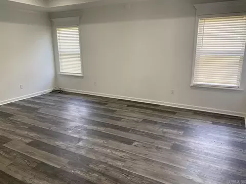 Living - 102 Wildflower Dr, Beebe, AR 72012 photo 2 of 3
