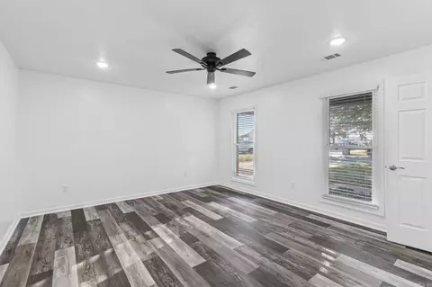Living - 141 Cypress Dr, Trumann, AR 72472 photo 6 of 6
