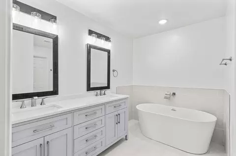 Bath - 141 Cypress Dr, Trumann, AR 72472 photo 1 of 4