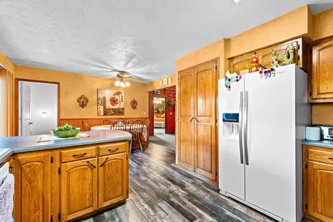 Kitchen - 5948 Push Mountain Rd, Norfork, AR 72658 photo 4 of 4