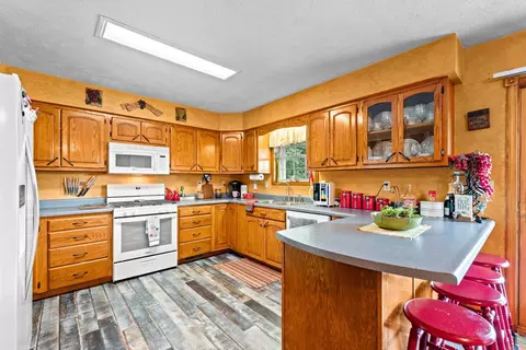 Kitchen - 5948 Push Mountain Rd, Norfork, AR 72658 photo 1 of 4