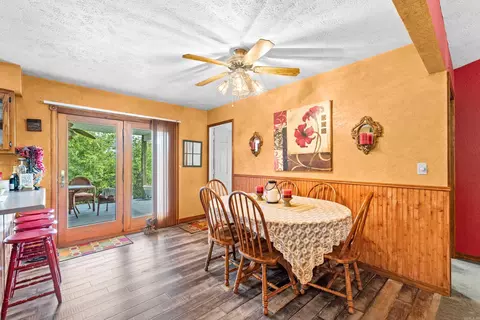Dining - 5948 Push Mountain Rd, Norfork, AR 72658 photo 1 of 1