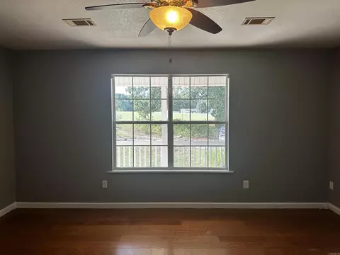Living - 258 Dingler Rd, Donaldson, AR 71941 photo 7 of 9