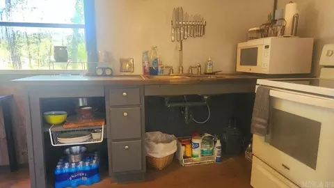 Kitchen - 660 Barber Rd, Sims, AR 71969 photo 1 of 3