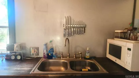 Kitchen - 660 Barber Rd, Sims, AR 71969 photo 2 of 3