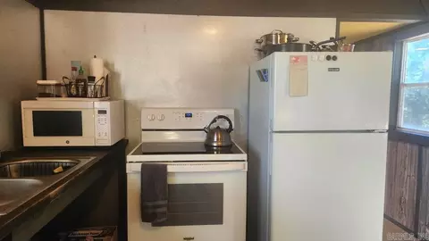 Kitchen - 660 Barber Rd, Sims, AR 71969 photo 3 of 3