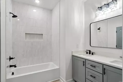 Bath - 516 Madeleine Cir, Austin, AR 72007 photo 8 of 9
