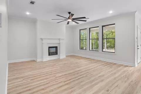 Living - 524 Madeleine Cir, Austin, AR 72007 photo 1 of 3