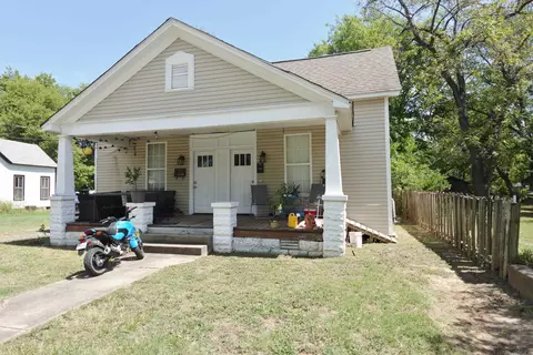 Exterior - 1030 Clifton St, Conway, AR 72034 photo 2 of 6