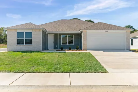 1409 Manor Ct, Searcy, AR 72143