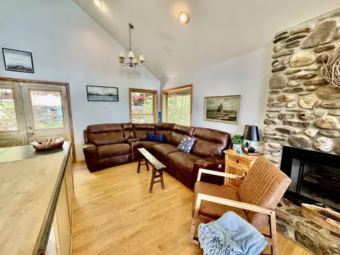 Living - 24 Roberts Rd, Edgemont, AR 72044 photo 2 of 4