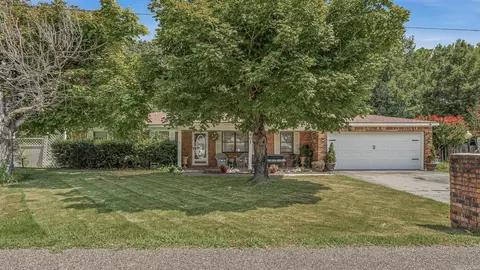 801 Brighton St, Paragould, AR 72450